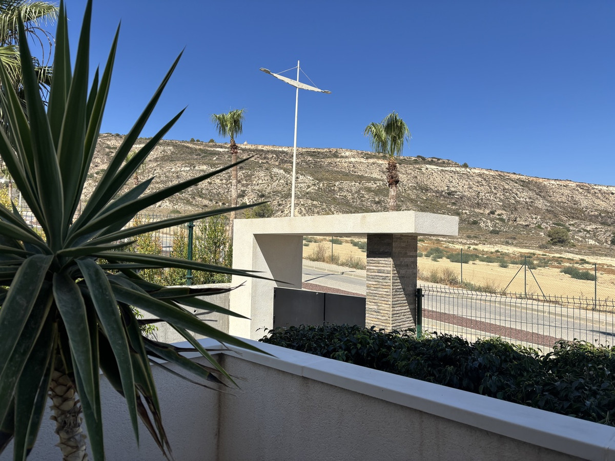 For sale - 3 Bedroom 2 Bathroom Apartment - Ground Floor Apartment in Algorfa - La Finca Golf  - Alicante