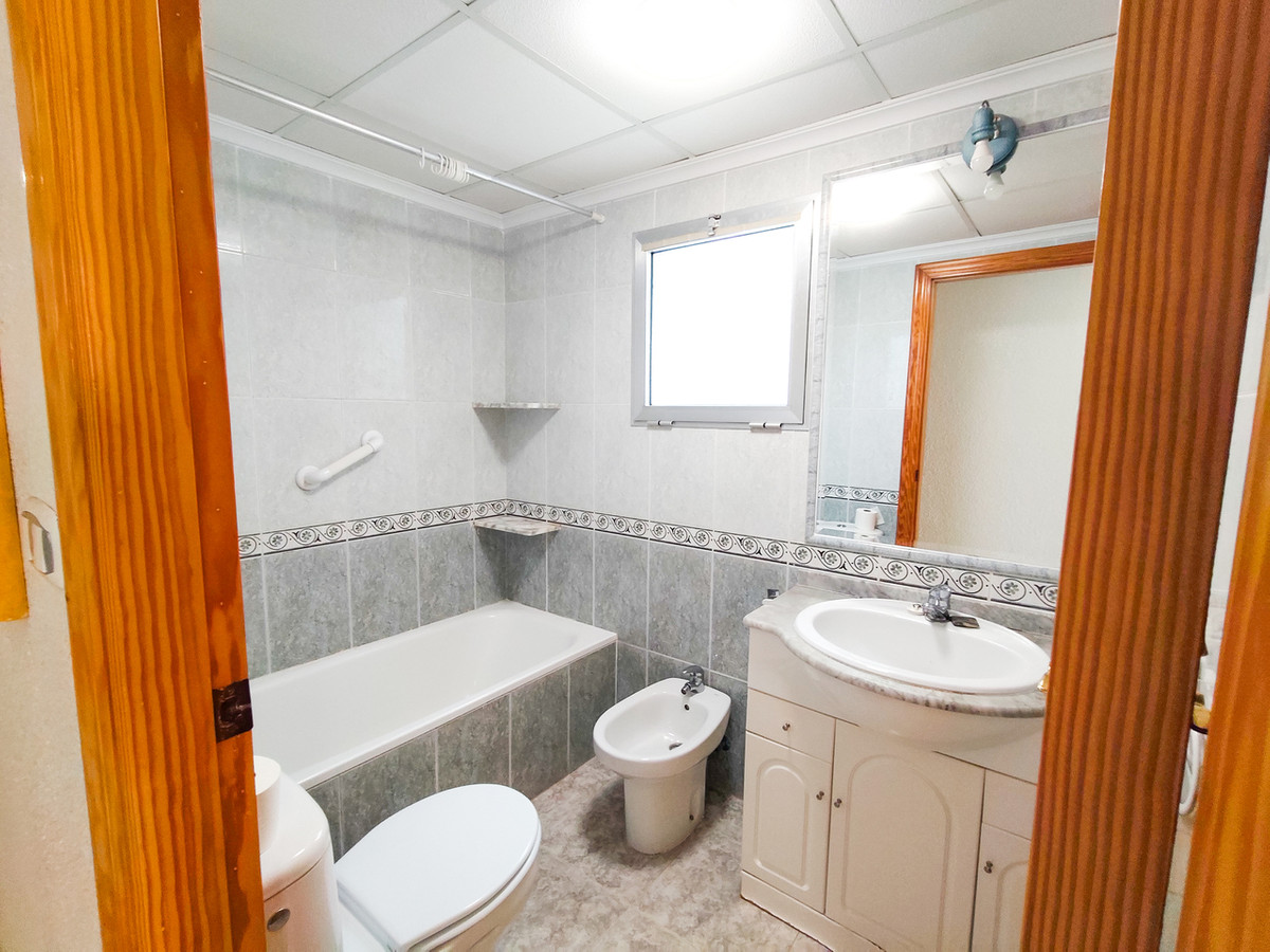 For sale - 2 Bedroom 1 Bathroom Apartment - Middle Floor Apartment in Guardamar del Segura - Guardamar del Segura Centro  - Alicante