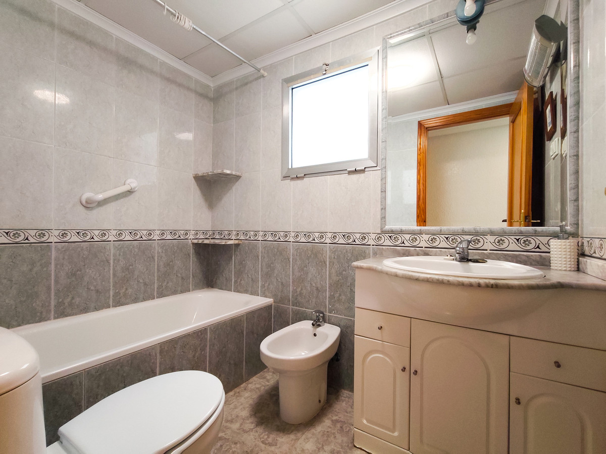For sale - 2 Bedroom 1 Bathroom Apartment - Middle Floor Apartment in Guardamar del Segura - Guardamar del Segura Centro  - Alicante