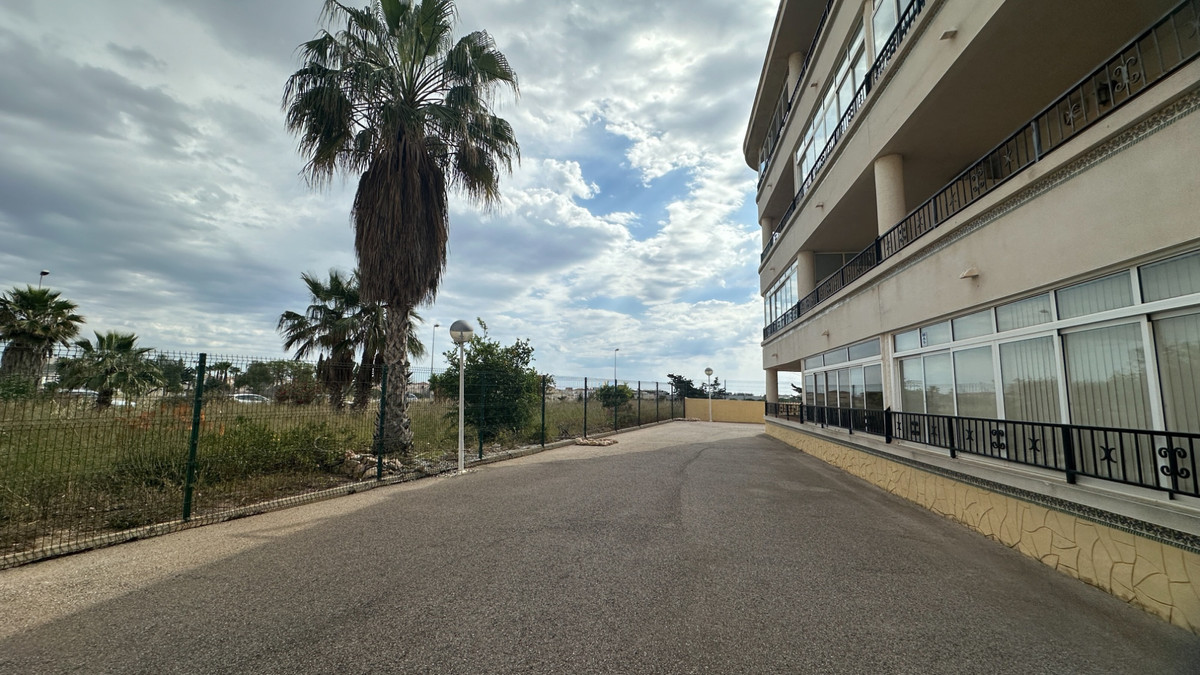 For sale - 2 Bedroom 1 Bathroom Apartment - Ground Floor Apartment in Orihuela - Playa Flamenca  - Alicante