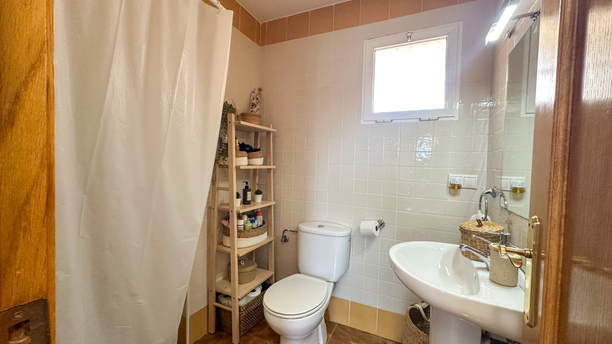 For sale - 2 Bedroom 2 Bathroom Apartment - Middle Floor Apartment in Guardamar del Segura - Guardamar del Segura Centro  - Alicante
