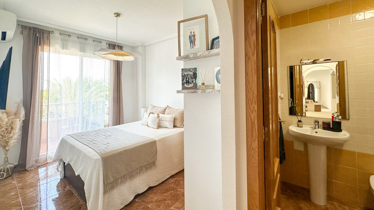 For sale - 2 Bedroom 2 Bathroom Apartment - Middle Floor Apartment in Guardamar del Segura - Guardamar del Segura Centro  - Alicante