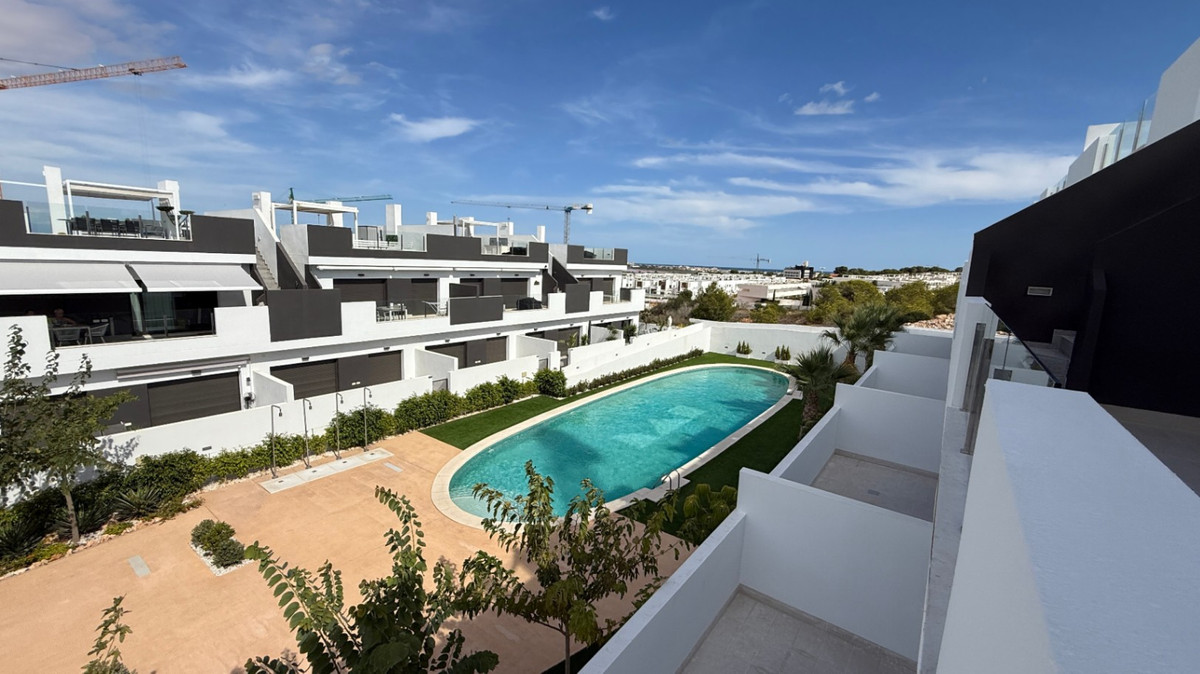 For sale - 2 Bedroom 1 Bathroom Apartment - Penthouse in Torrevieja - Torrevieja Centro  - Alicante