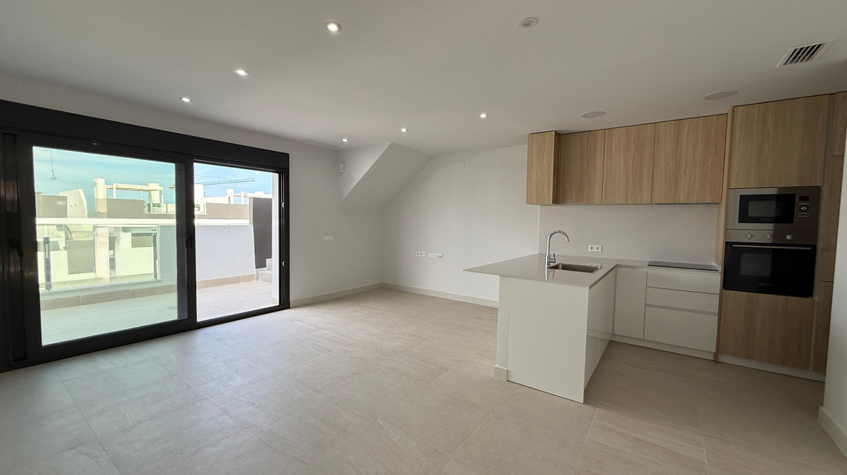 For sale - 2 Bedroom 1 Bathroom Apartment - Penthouse in Torrevieja - Torrevieja Centro  - Alicante