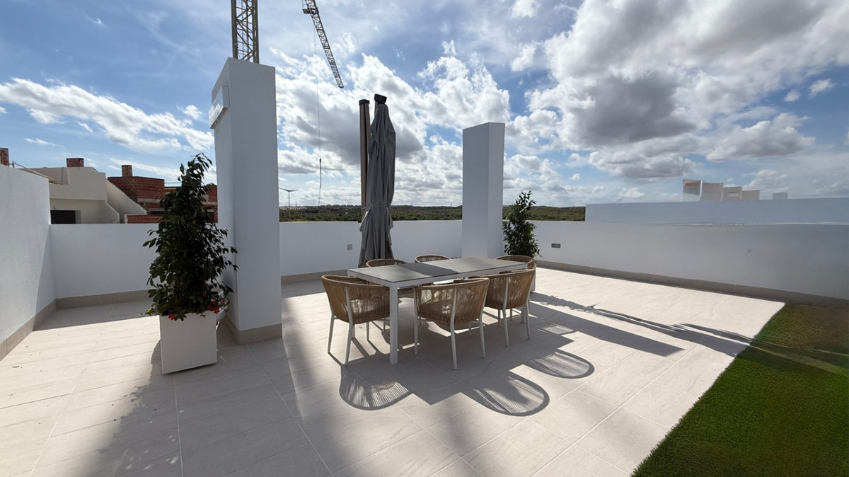 For sale - 2 Bedroom 1 Bathroom Apartment - Penthouse in Torrevieja - Torrevieja Centro  - Alicante