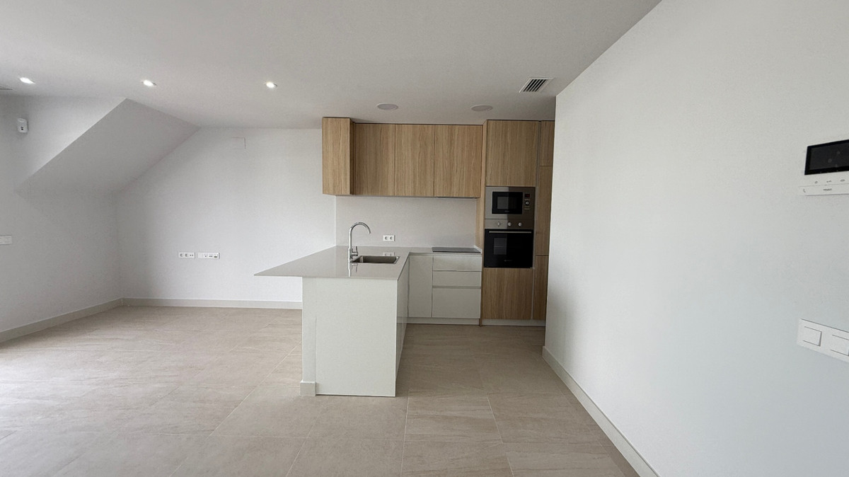For sale - 2 Bedroom 1 Bathroom Apartment - Penthouse in Torrevieja - Torrevieja Centro  - Alicante