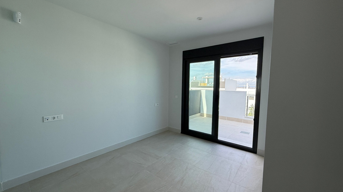 For sale - 2 Bedroom 1 Bathroom Apartment - Penthouse in Torrevieja - Torrevieja Centro  - Alicante