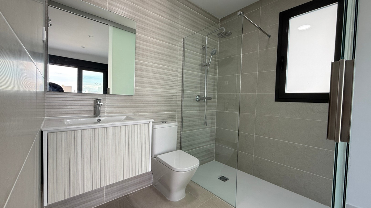 For sale - 2 Bedroom 1 Bathroom Apartment - Penthouse in Torrevieja - Torrevieja Centro  - Alicante