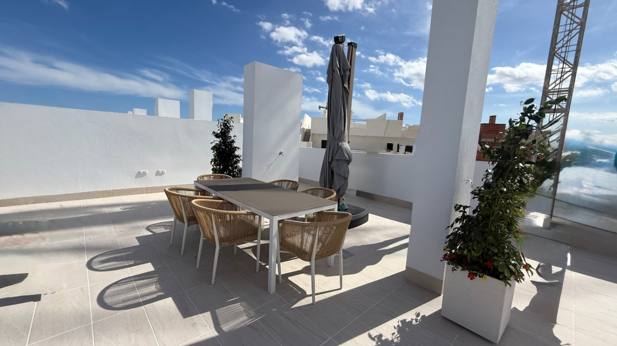 For sale - 2 Bedroom 1 Bathroom Apartment - Penthouse in Torrevieja - Torrevieja Centro  - Alicante