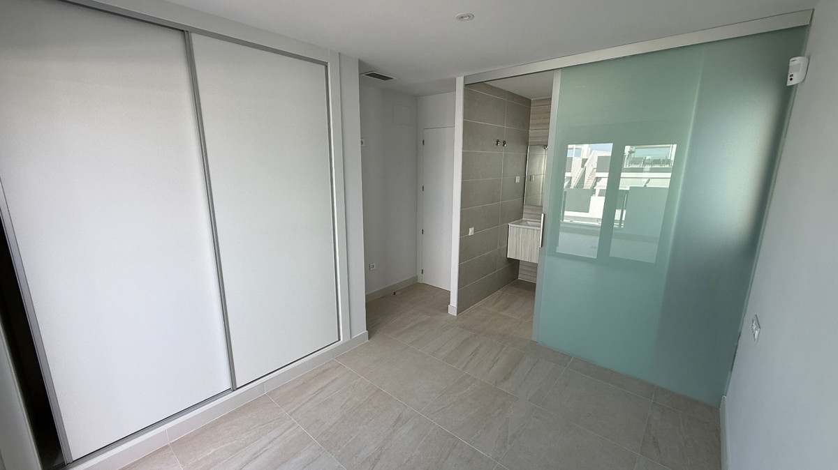 For sale - 2 Bedroom 1 Bathroom Apartment - Penthouse in Torrevieja - Torrevieja Centro  - Alicante