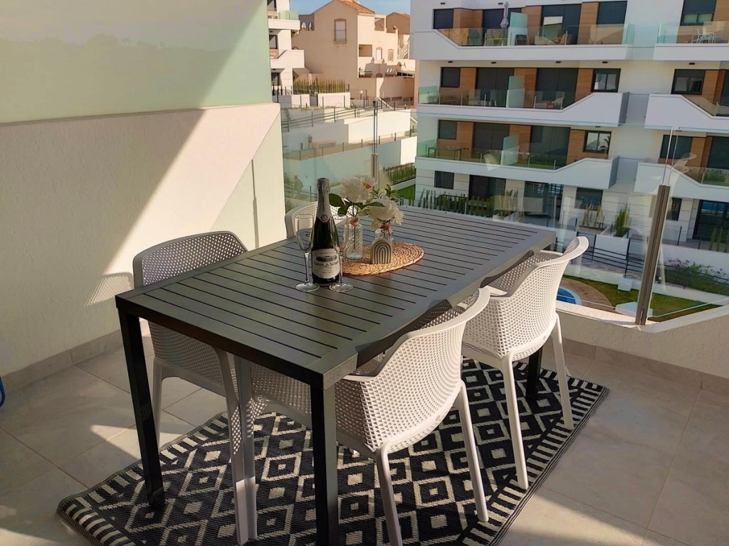 2 Bedroom 2 Bathroom Apartment - Middle Floor Apartment in Orihuela