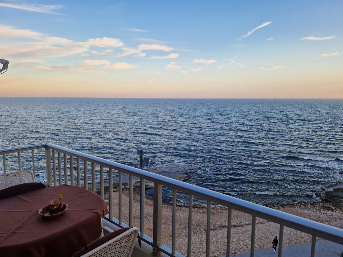For sale - 3 Bedroom 1 Bathroom Apartment - Ground Floor Apartment in Torrevieja - Torrevieja Centro  - Alicante