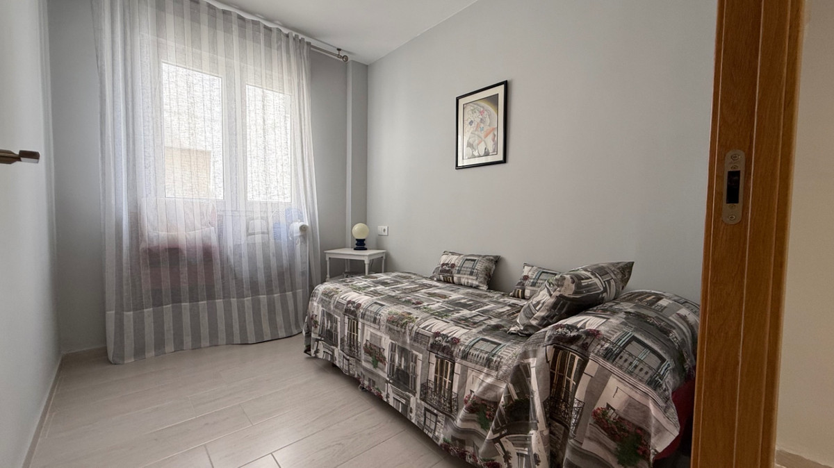 For sale - 3 Bedroom 1 Bathroom Apartment - Ground Floor Apartment in Torrevieja - Torrevieja Centro  - Alicante