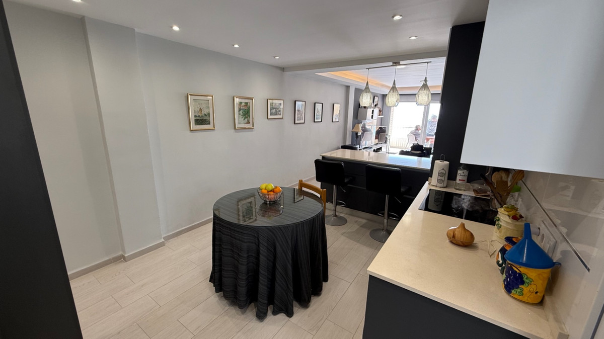 For sale - 3 Bedroom 1 Bathroom Apartment - Ground Floor Apartment in Torrevieja - Torrevieja Centro  - Alicante