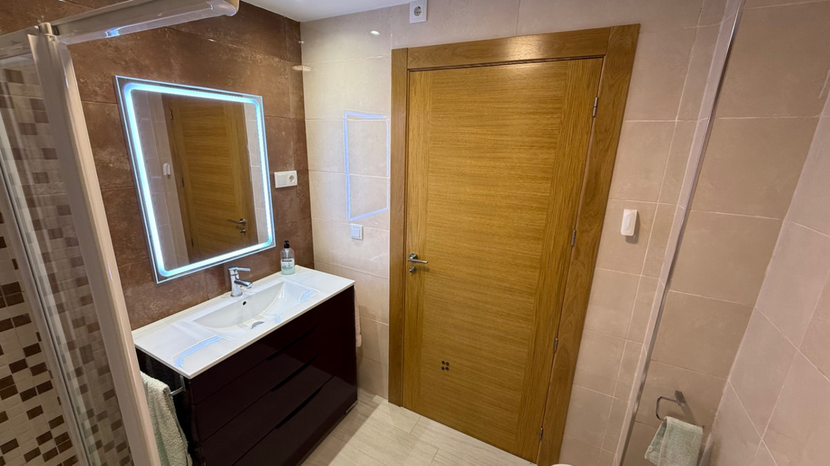 For sale - 3 Bedroom 1 Bathroom Apartment - Ground Floor Apartment in Torrevieja - Torrevieja Centro  - Alicante