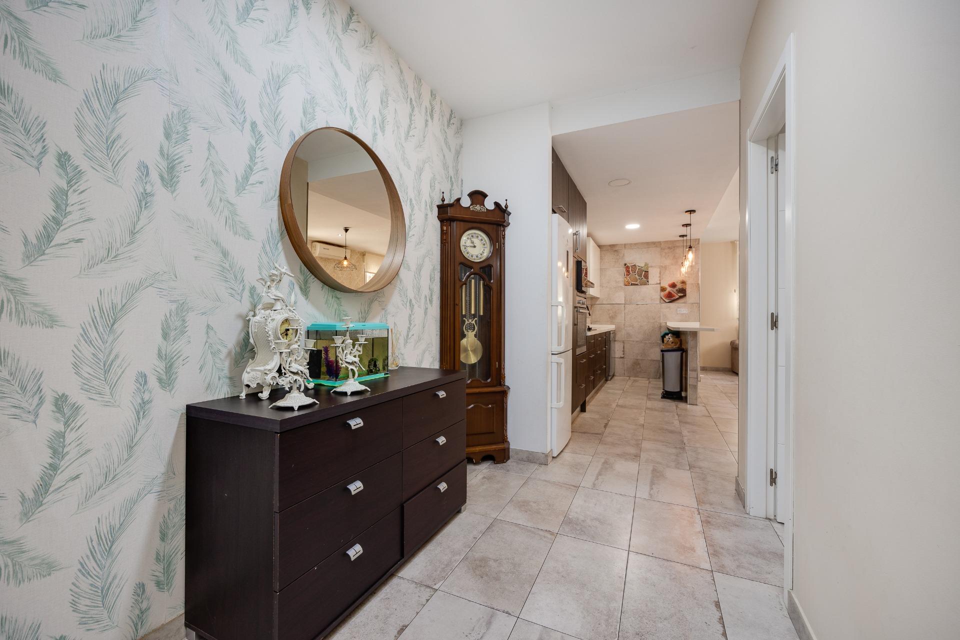 Resale - 3 Bedroom 1 Bathroom Town House in Torrevieja - Centro  - Alicante