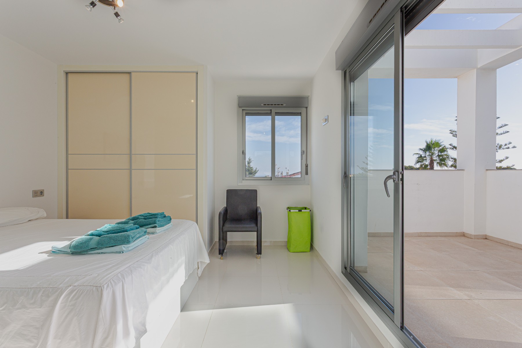 Resale - 3 Bedroom 2 Bathroom Villa in Orihuela Costa - Costa Blanca  - Alicante