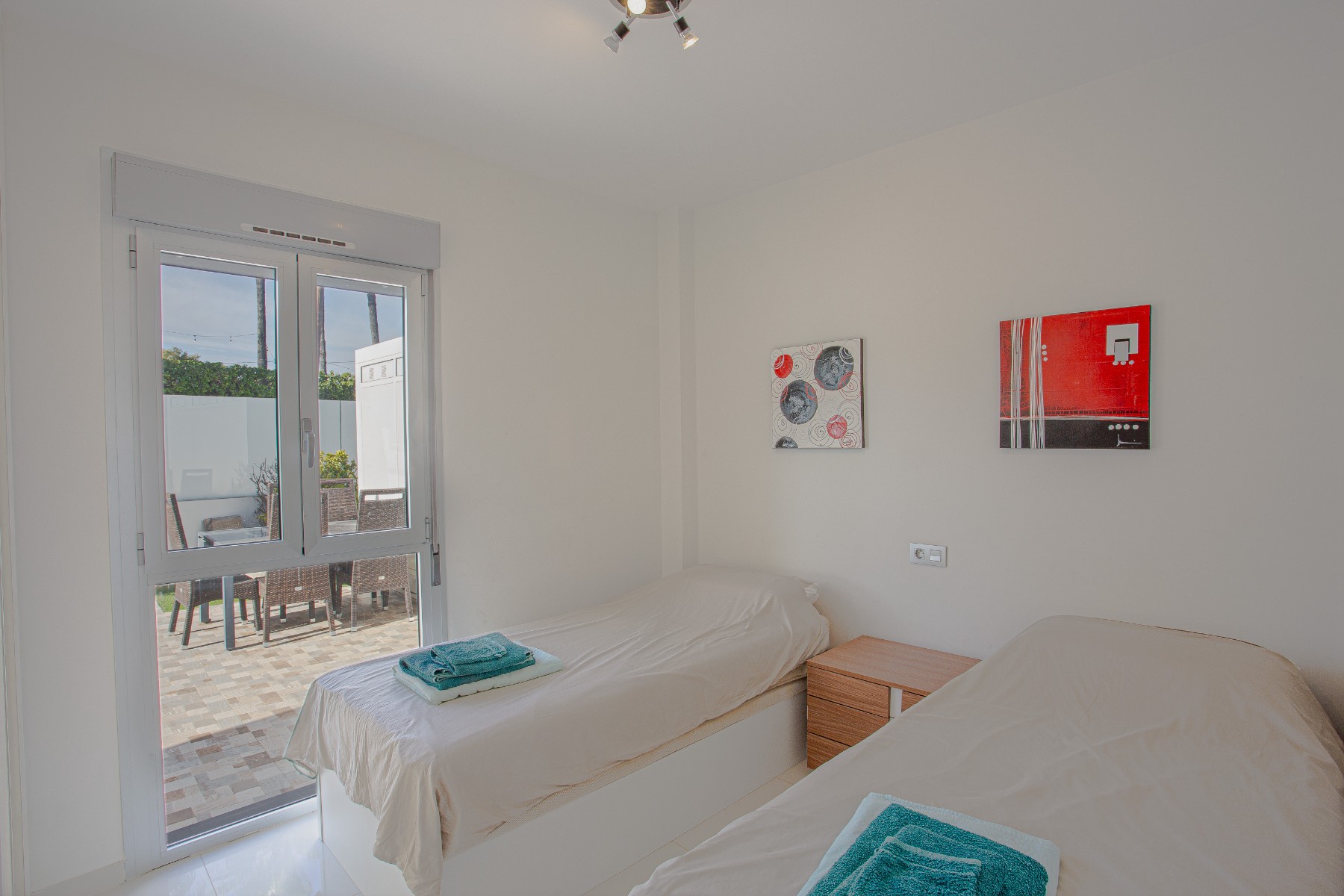 Resale - 3 Bedroom 2 Bathroom Villa in Orihuela Costa - Costa Blanca  - Alicante