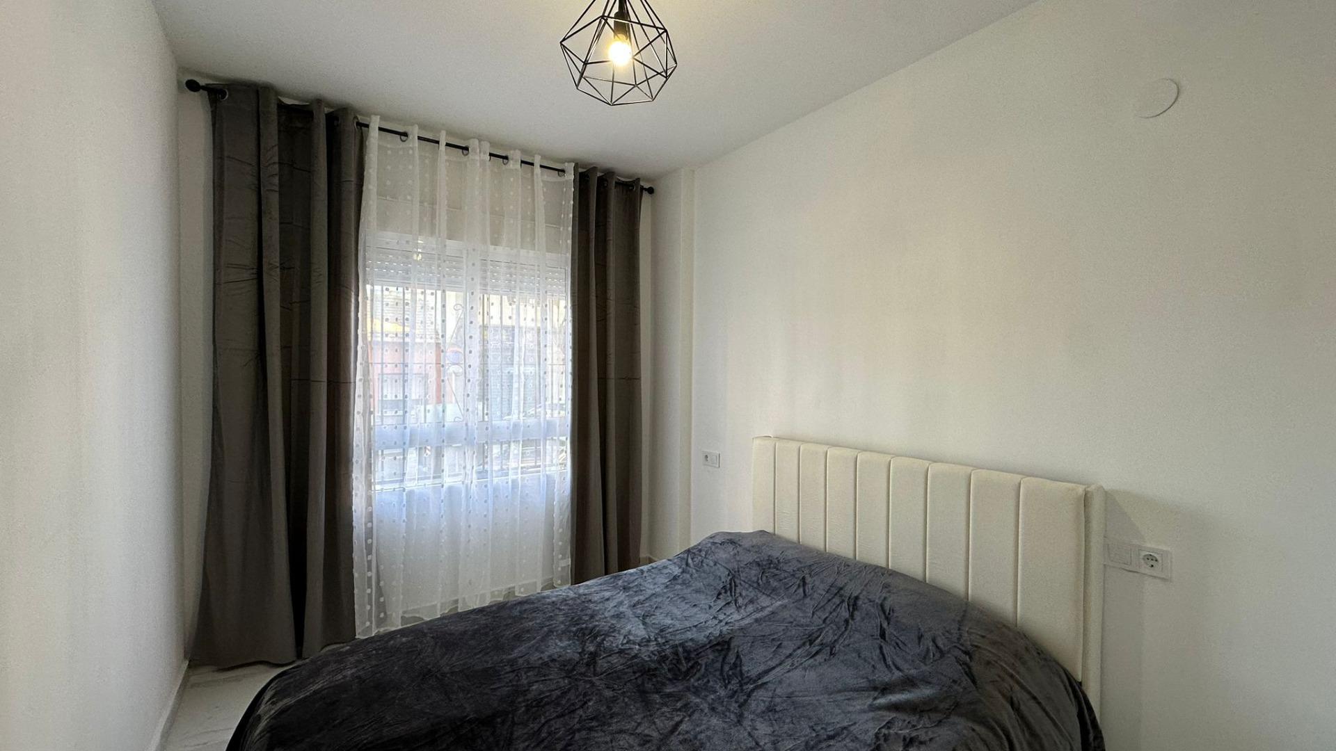 Resale - 2 Bedroom 1 Bathroom Apartment in Torrevieja - Torrevieja  - Alicante