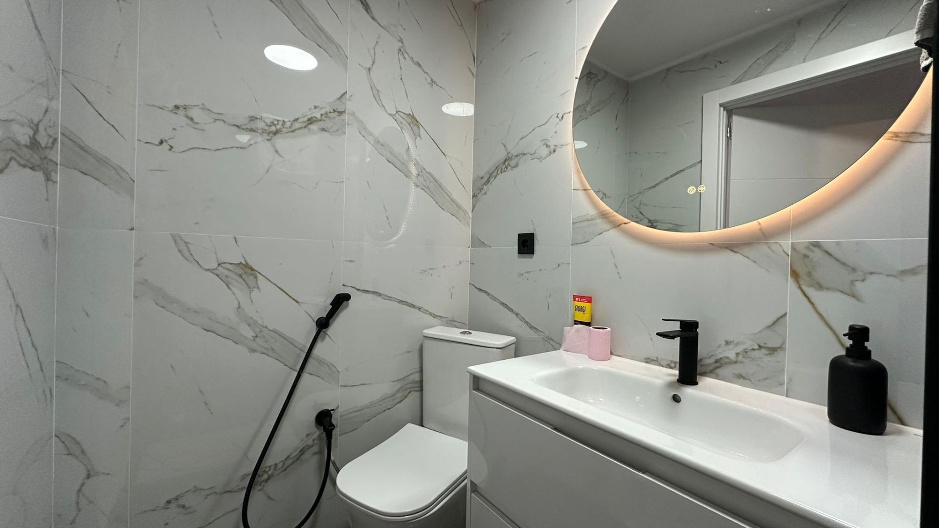 Resale - 2 Bedroom 1 Bathroom Apartment in Torrevieja - Torrevieja  - Alicante