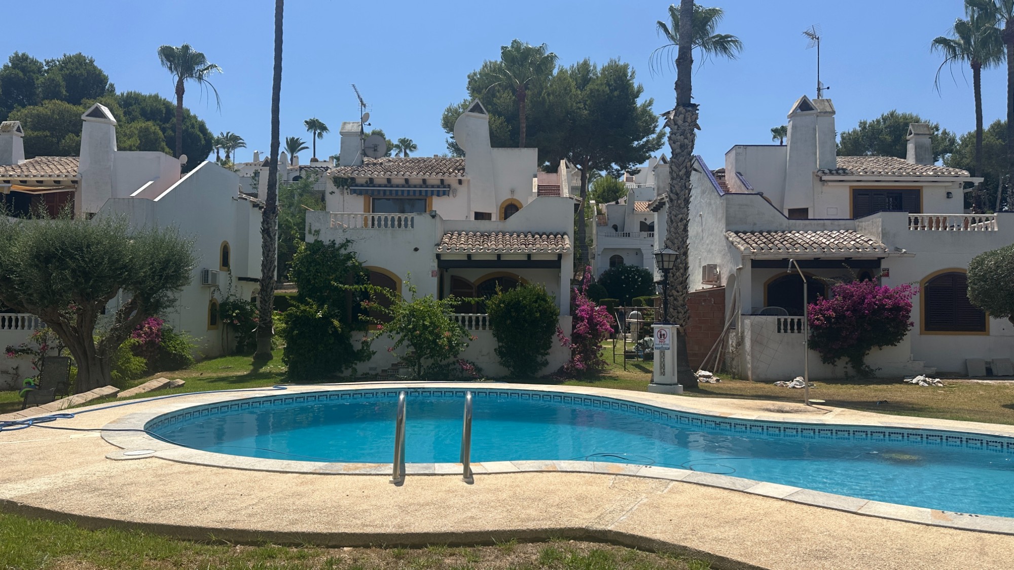Resale - 3 Bedroom 3 Bathroom Villa in Orihuela Costa - Costa Blanca  - Alicante