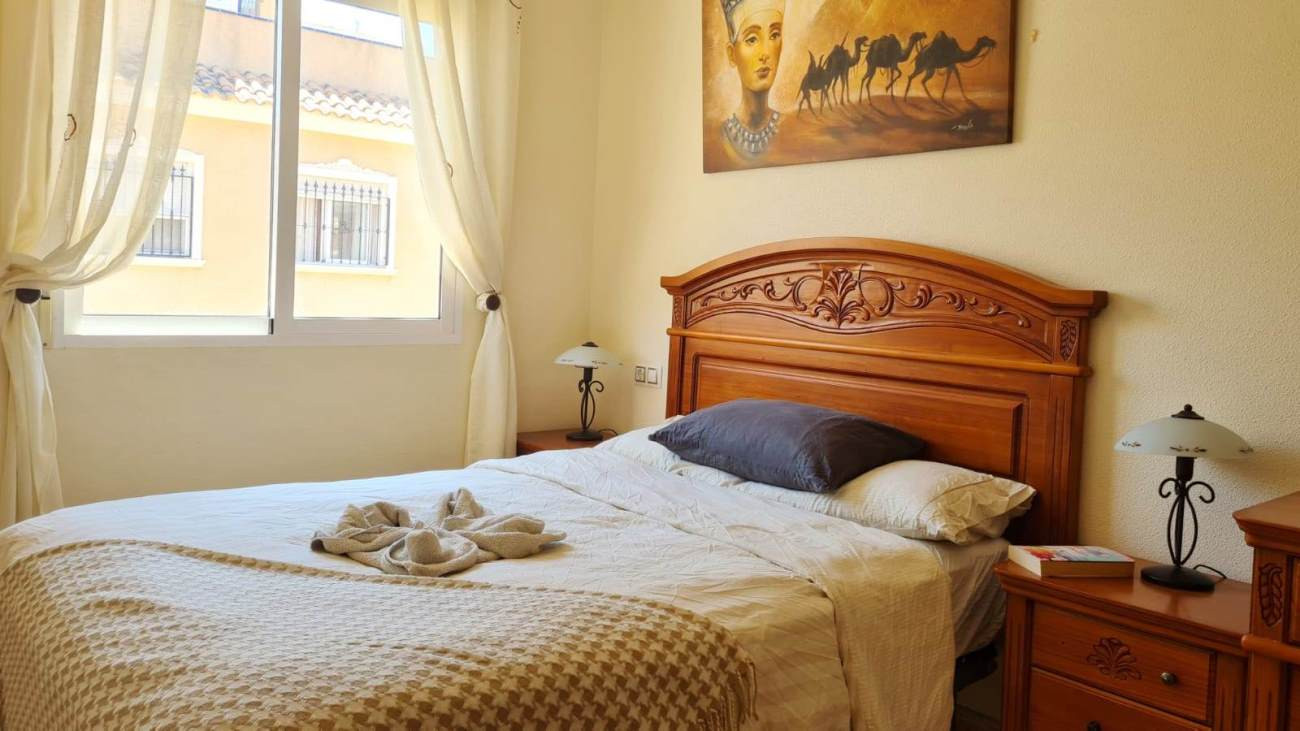 Resale - 3 Bedroom 2 Bathroom Villa in Villamartin - Costa Blanca  - Alicante