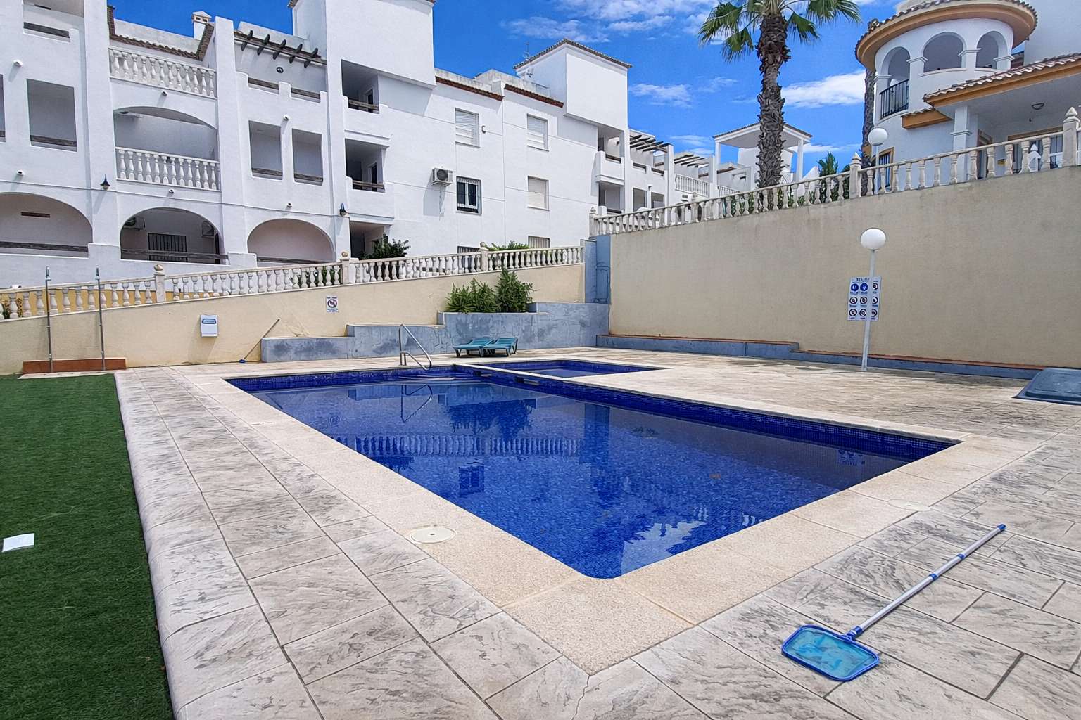 Resale - 2 Bedroom 1 Bathroom Apartment in Villamartin - Costa Blanca  - Alicante