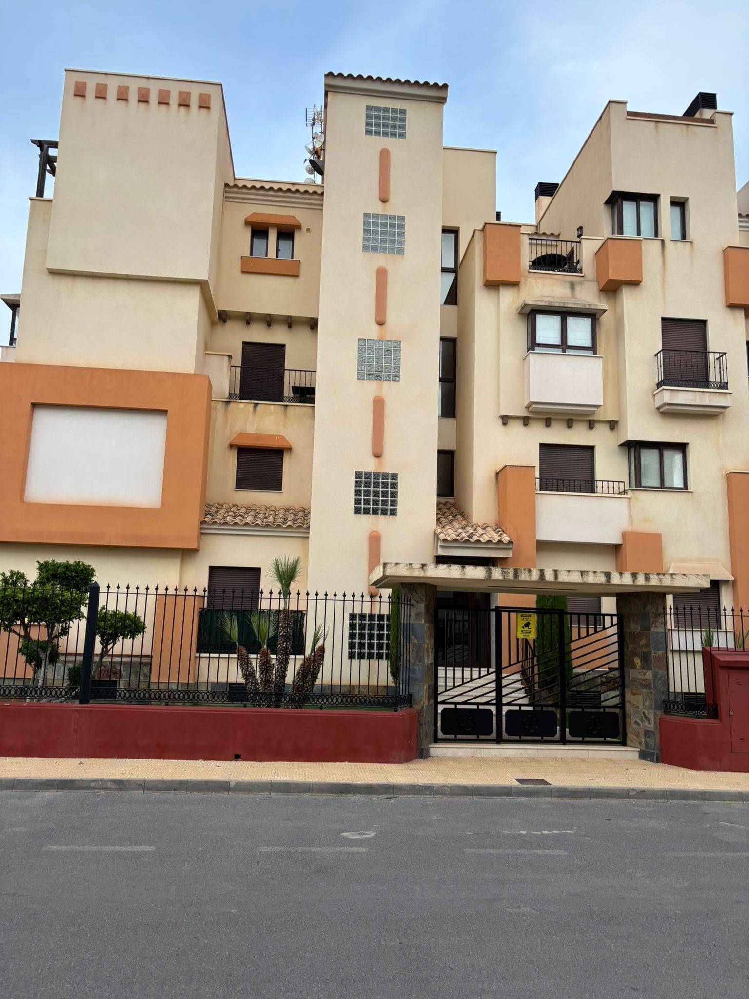 Resale - 2 Bedroom 2 Bathroom Apartment in Orihuela Costa - Lomas De Cabo Roig  - Alicante