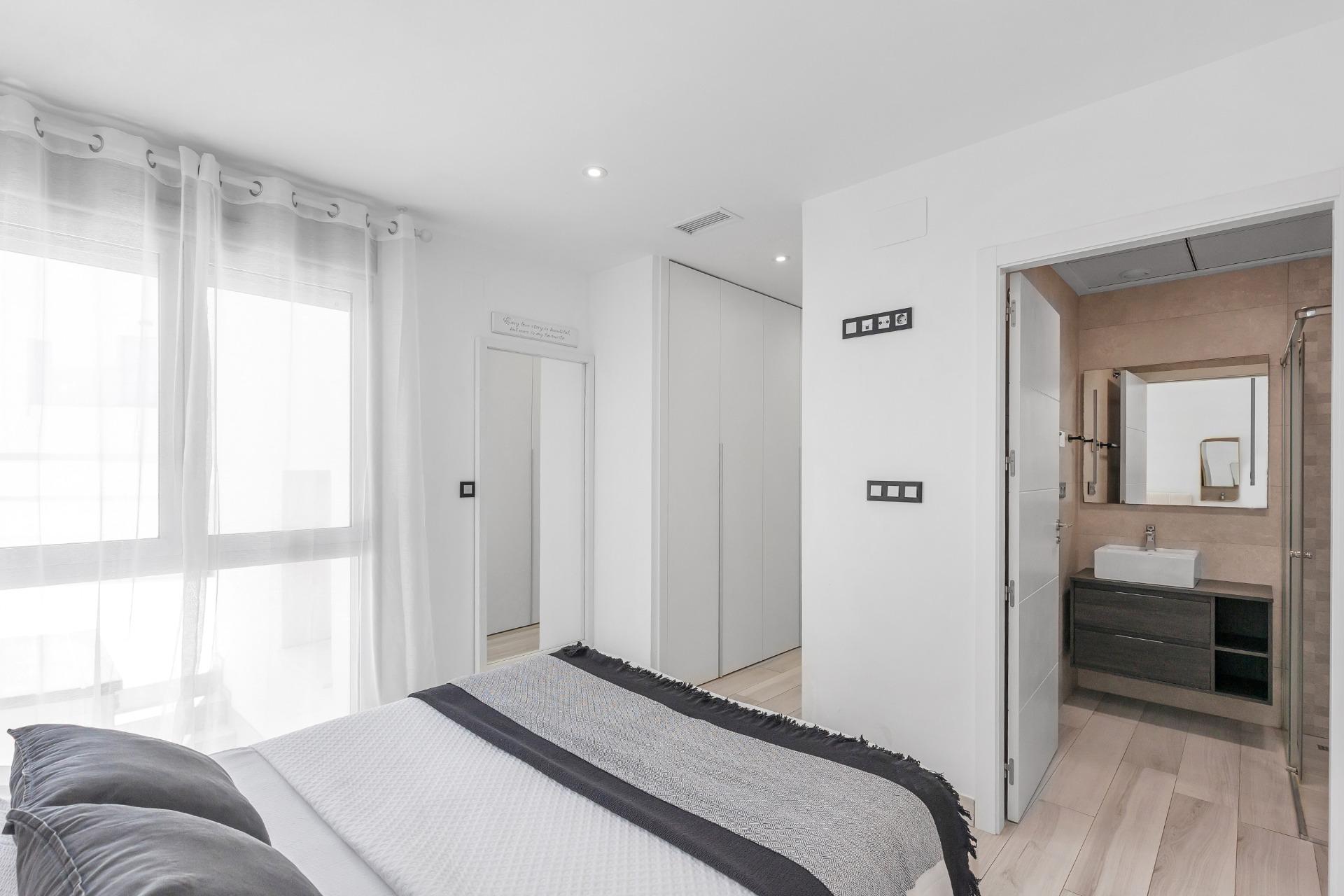 Resale - 3 Bedroom 3 Bathroom Villa in Orihuela Costa - Lomas De Cabo Roig  - Alicante
