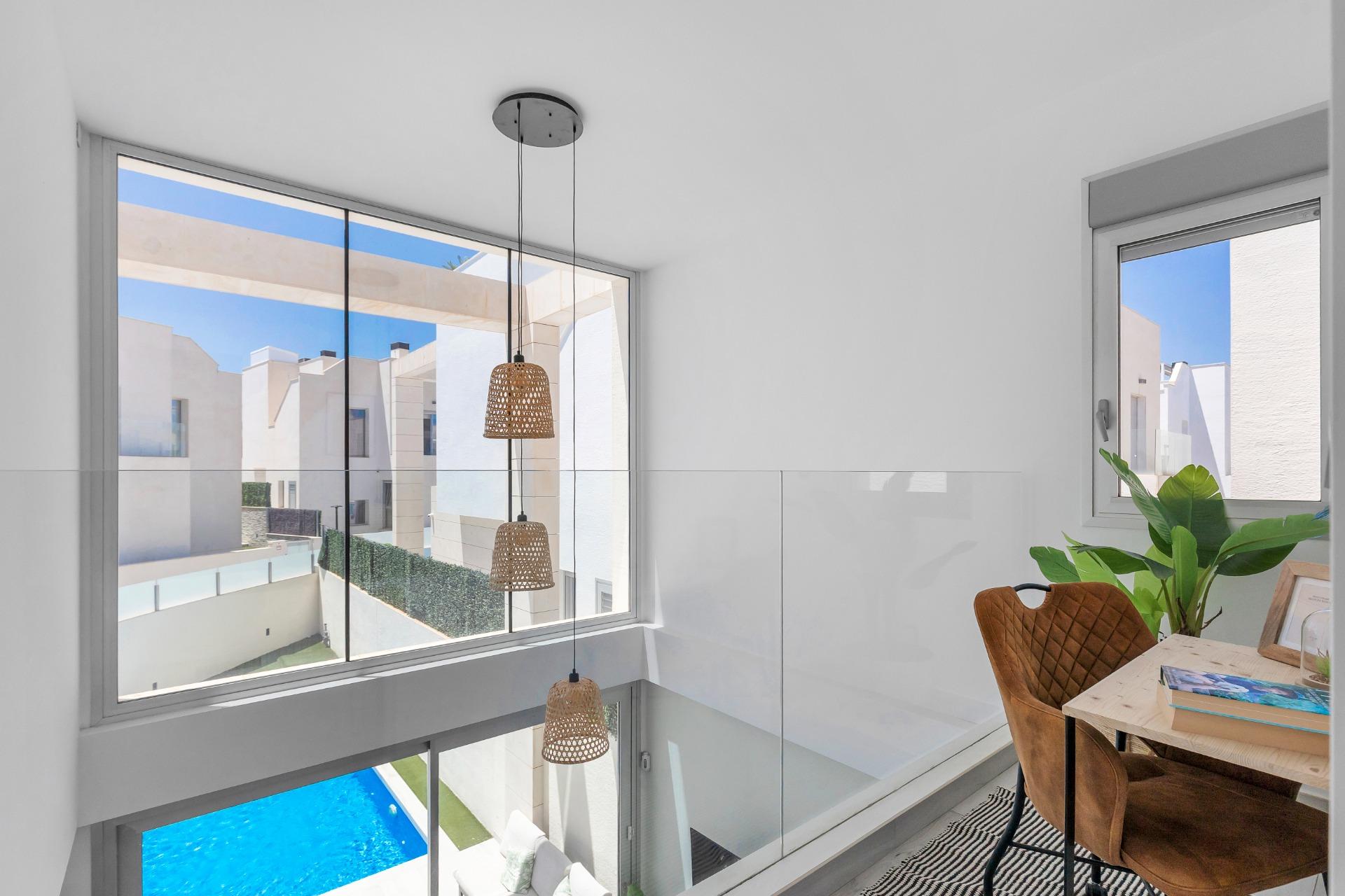 Resale - 3 Bedroom 3 Bathroom Villa in Orihuela Costa - Lomas De Cabo Roig  - Alicante