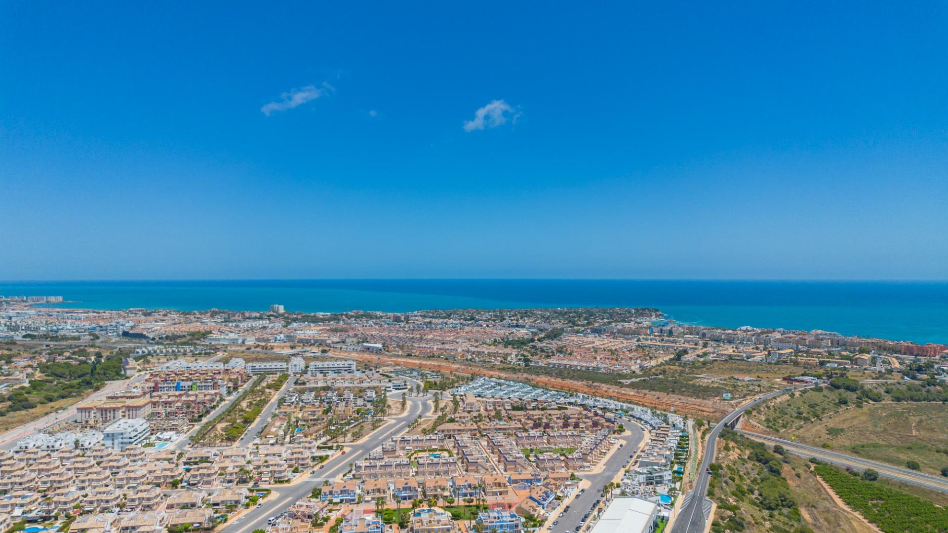 Resale - 3 Bedroom 3 Bathroom Villa in Orihuela Costa - Lomas De Cabo Roig  - Alicante