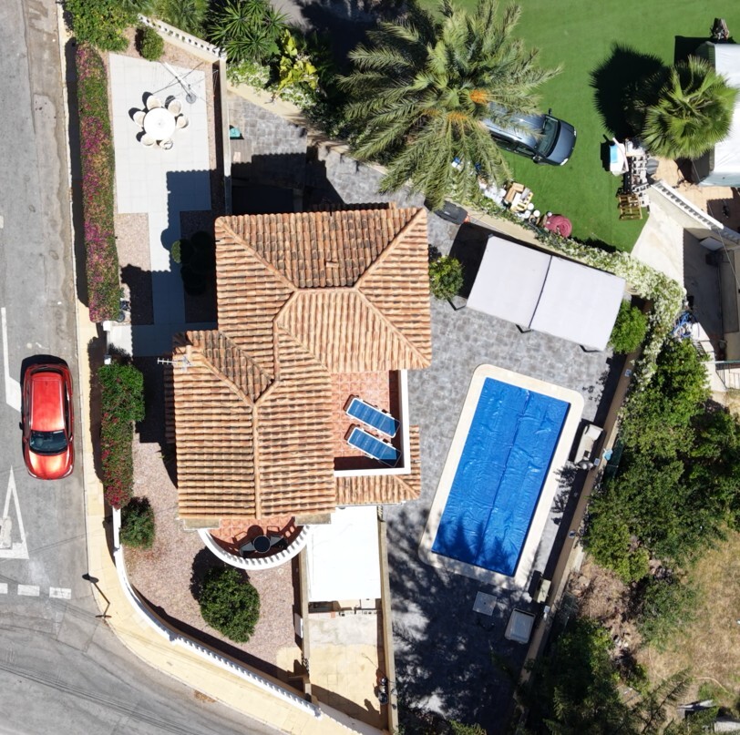Resale - 3 Bedroom 2 Bathroom Villa in Orihuela Costa - Costa Blanca  - Alicante