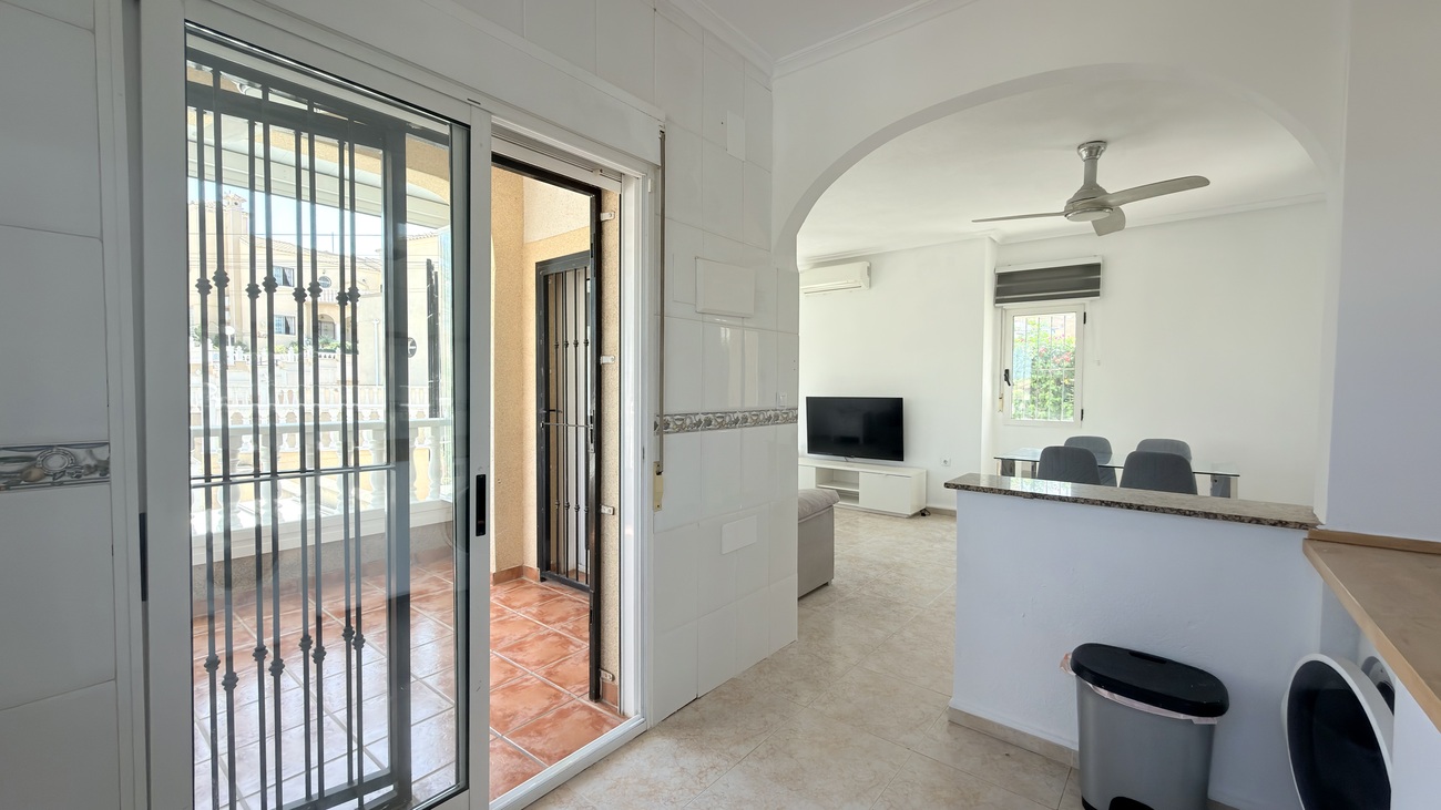Resale - 3 Bedroom 2 Bathroom Villa in Orihuela Costa - Costa Blanca  - Alicante