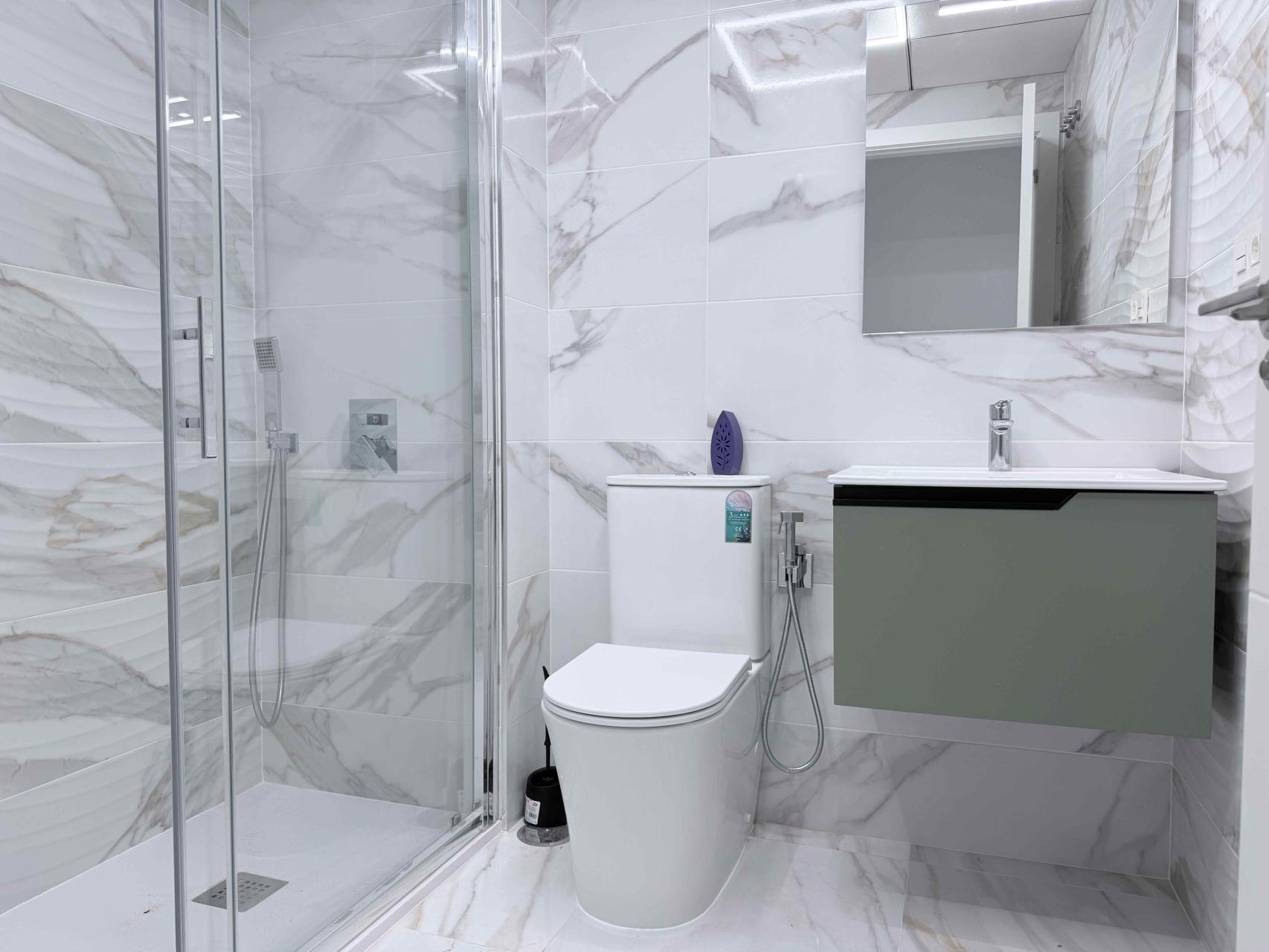 Resale - 2 Bedroom 1 Bathroom Apartment in Torrevieja - Costa Blanca  - Alicante