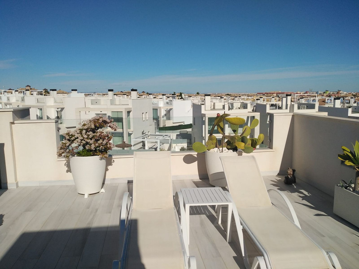 Resale - 3 Bedroom 3 Bathroom Villa in Orihuela Costa - Costa Blanca  - Alicante