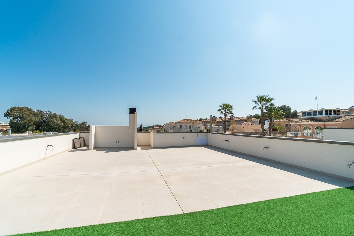 Resale - 3 Bedroom 2 Bathroom Villa in Orihuela Costa - Costa Blanca  - Alicante