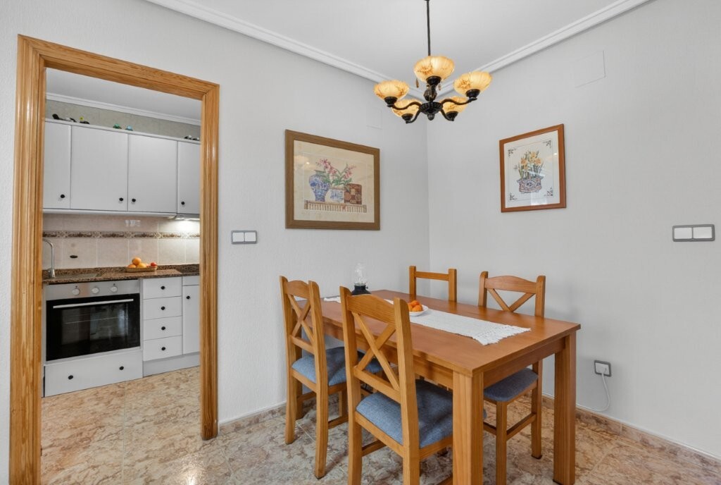 For sale - 3 Bedroom 3 Bathroom Apartment in Torrevieja - Costa Blanca  - Alicante