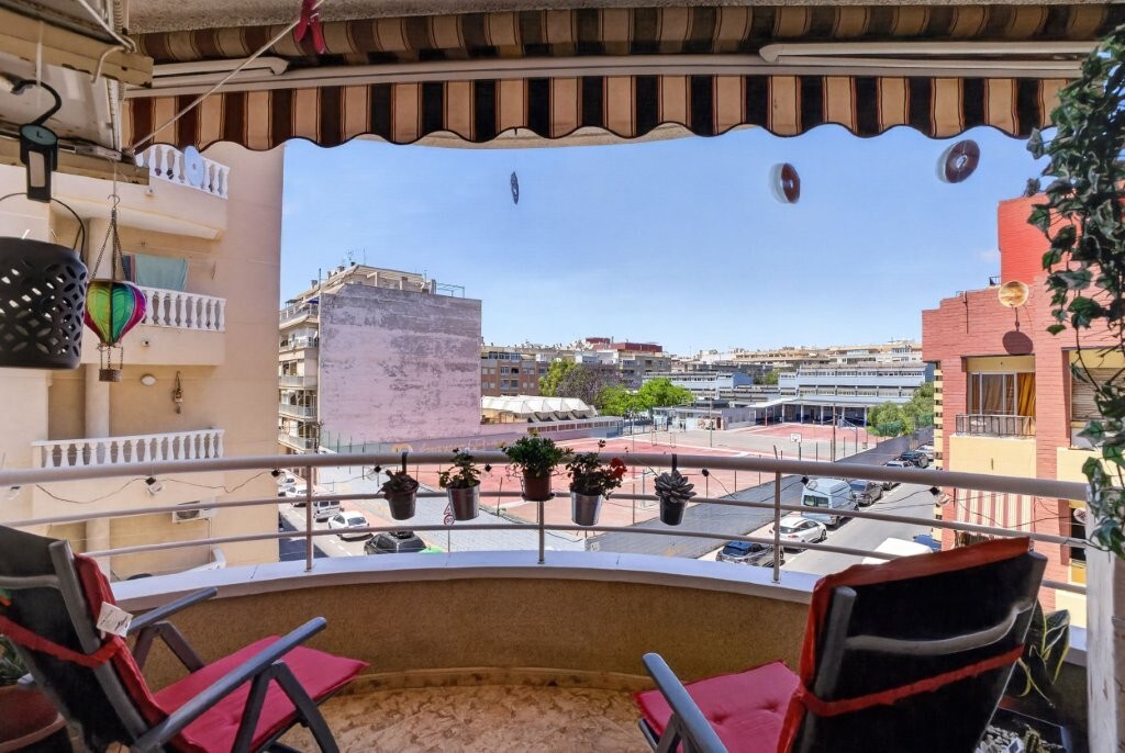 For sale - 3 Bedroom 3 Bathroom Apartment in Torrevieja - Costa Blanca  - Alicante
