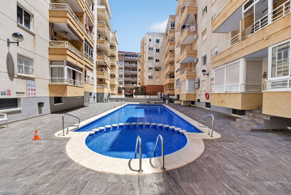 For sale - 3 Bedroom 3 Bathroom Apartment in Torrevieja - Costa Blanca  - Alicante