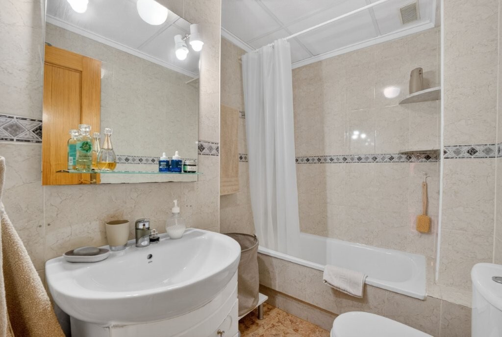 For sale - 3 Bedroom 3 Bathroom Apartment in Torrevieja - Costa Blanca  - Alicante