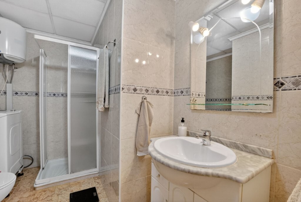 For sale - 3 Bedroom 3 Bathroom Apartment in Torrevieja - Costa Blanca  - Alicante