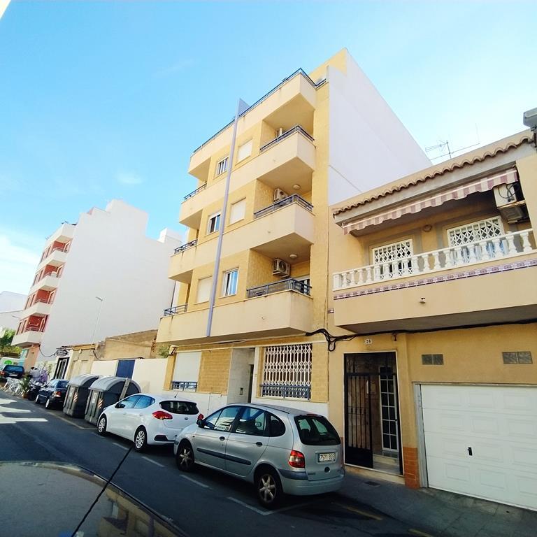 For sale - 2 Bedroom 1 Bathroom Apartment in Torrevieja - CENTRO CASCO URBANO  - Alicante