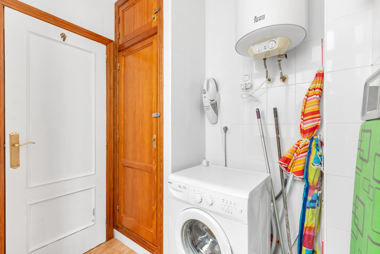 For sale - 2 Bedroom 1 Bathroom Apartment in Orihuela Costa -  - Alicante