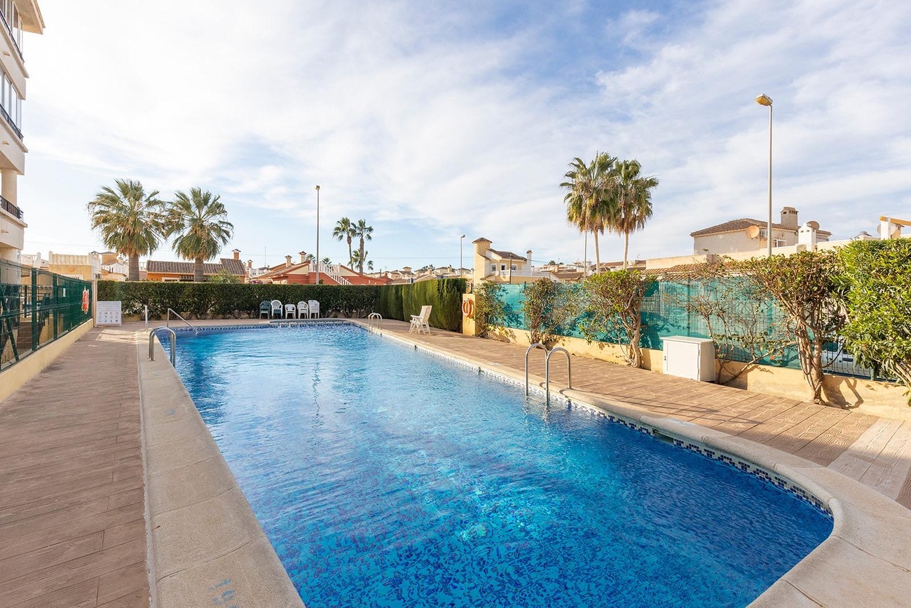 For sale - 2 Bedroom 1 Bathroom Apartment in Orihuela Costa -  - Alicante