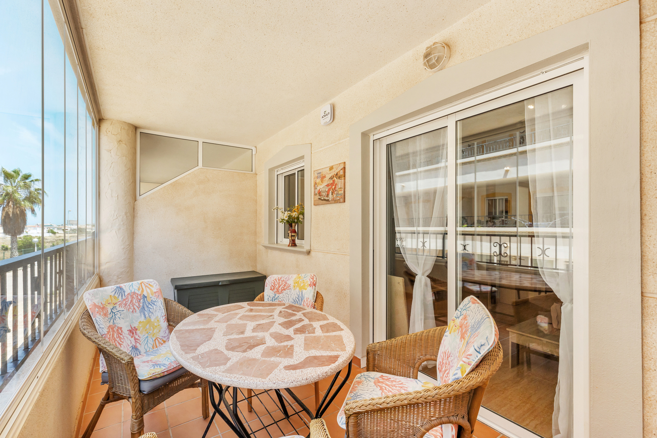 For sale - 2 Bedroom 1 Bathroom Apartment in Orihuela Costa -  - Alicante
