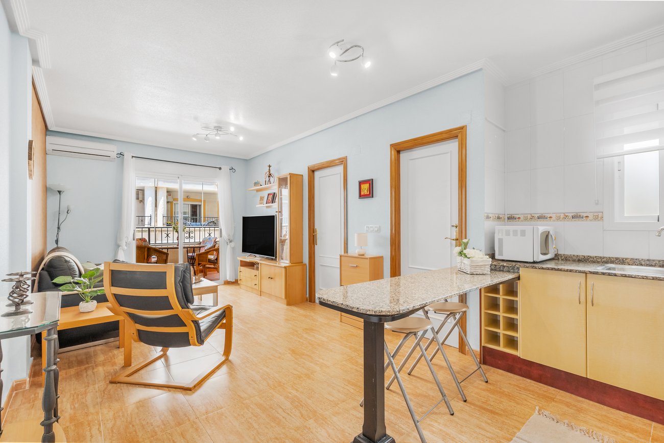 For sale - 2 Bedroom 1 Bathroom Apartment in Orihuela Costa -  - Alicante