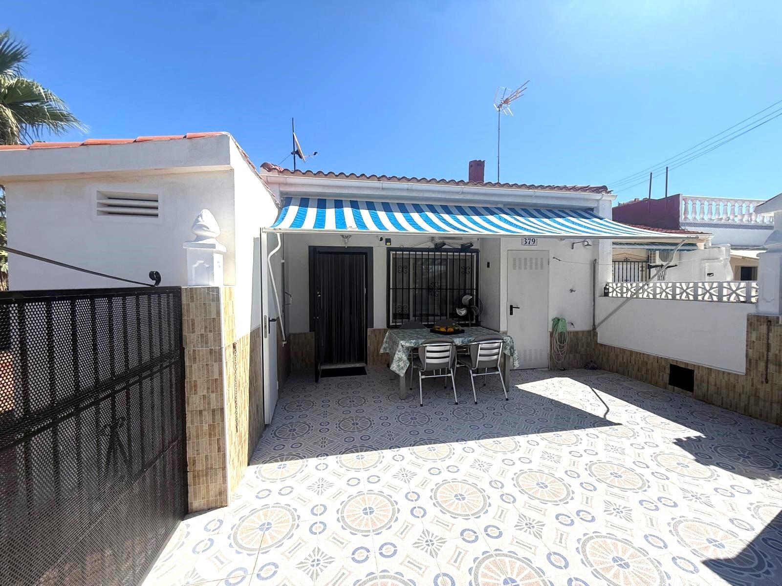 For sale - 2 Bedroom 1 Bathroom Bungalow in Torrevieja - Torretas  - Alicante
