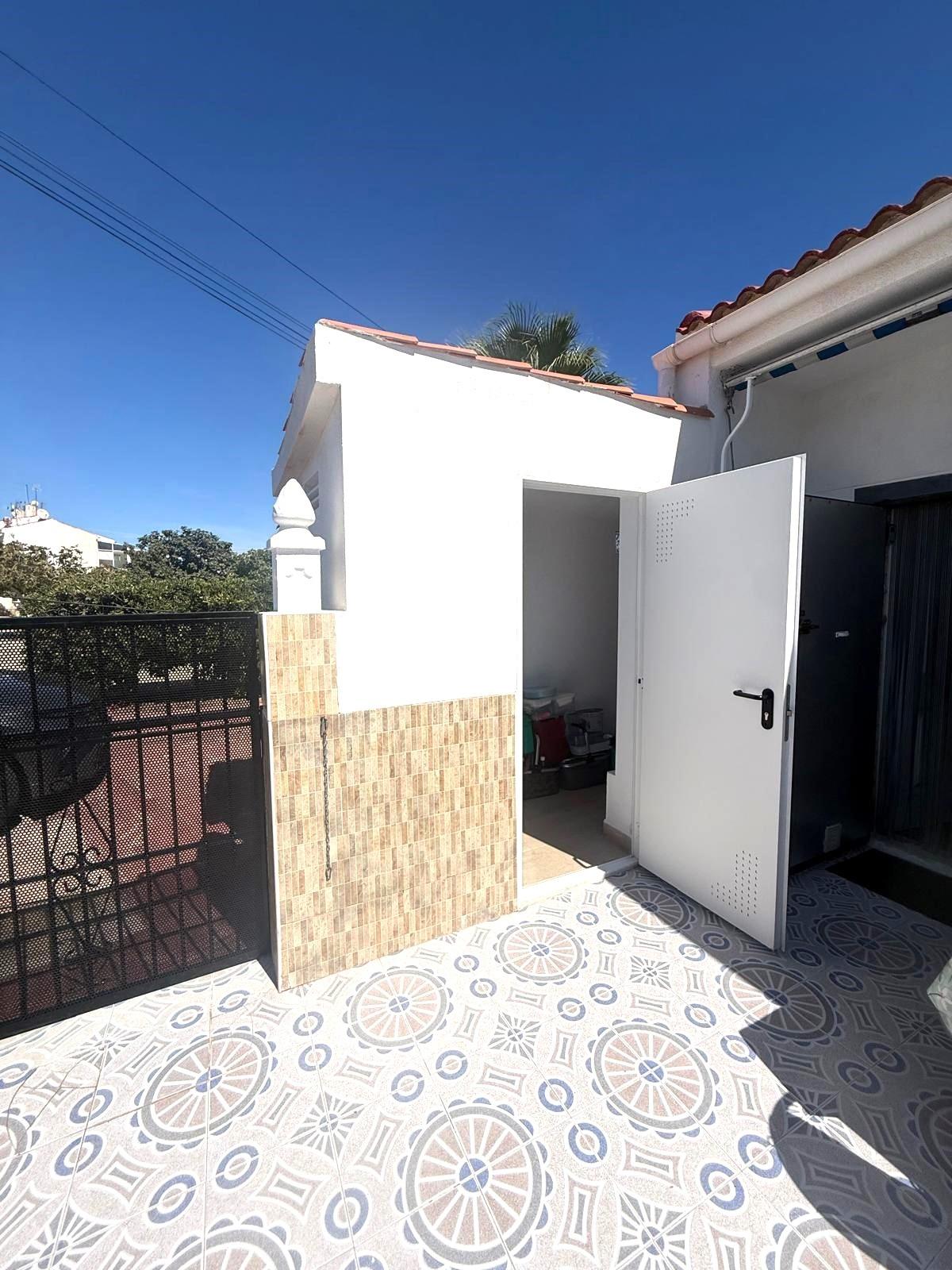 For sale - 2 Bedroom 1 Bathroom Bungalow in Torrevieja - Torretas  - Alicante