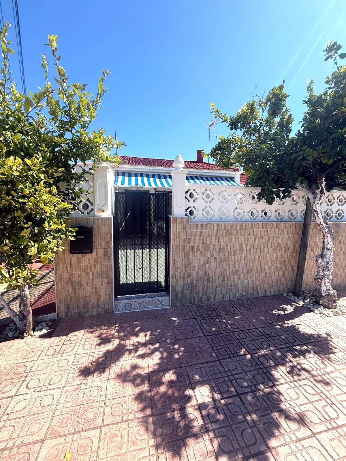 For sale - 2 Bedroom 1 Bathroom Bungalow in Torrevieja - Torretas  - Alicante