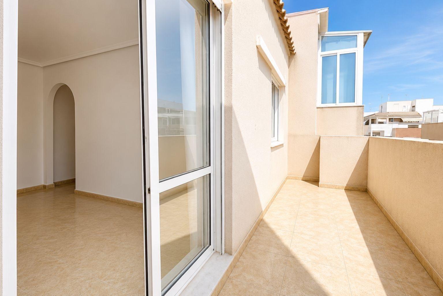 For sale - 2 Bedroom 1 Bathroom Penthouse in Torrevieja - El Molino  - Alicante